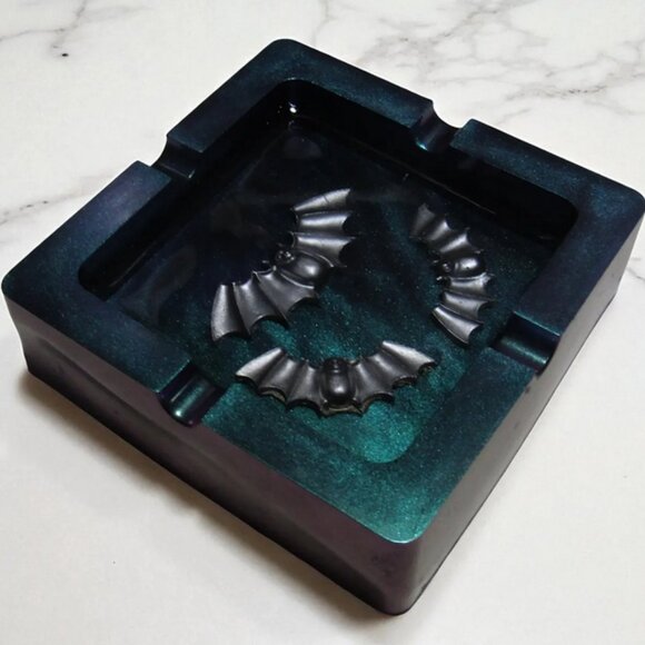 NEW Halloween Vampire Bat Ashtray or Trinket Dish. - Picture 3 of 9